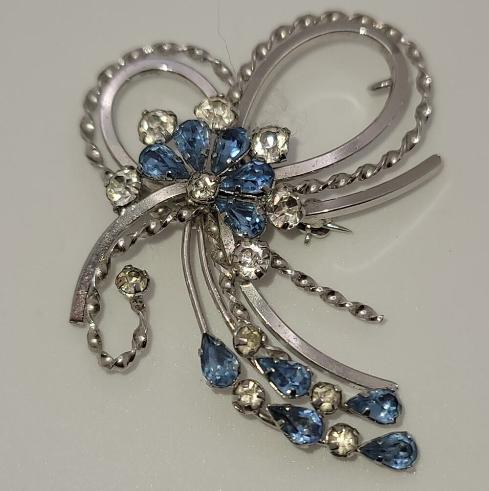 Vintage Star-Art White Gold-filled Blue and Clear Rhinestone Brooch